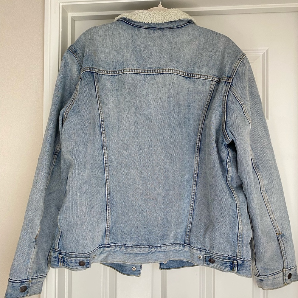 GUC Levi’s Mens Sherpa Trucker Jacket in XL - Picture 6 of 6